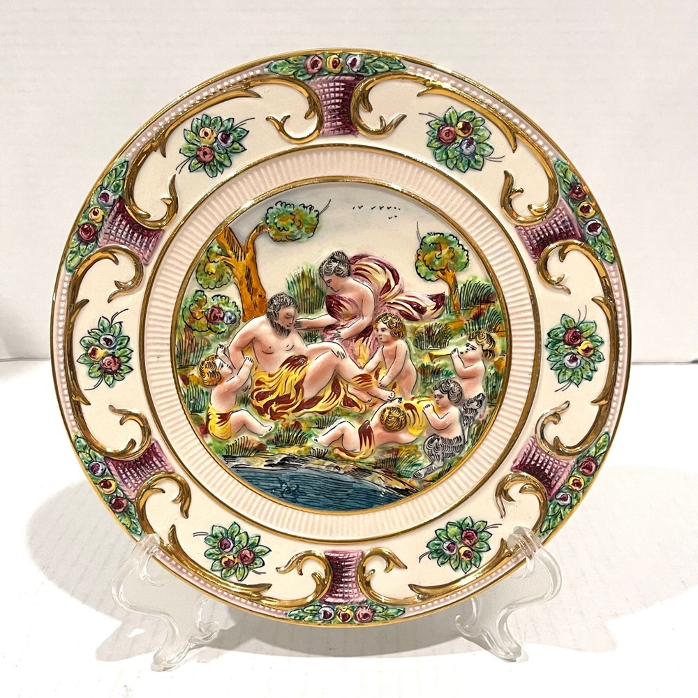 Capodimonte Hand Painted 3D Porcelain Wall Handing Plate Marked Italy 9 1/4”